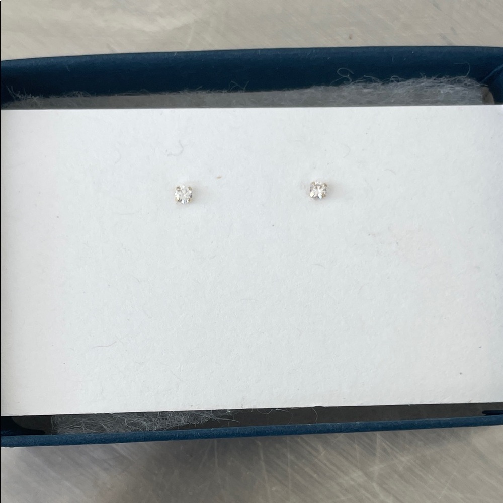 Genuine  Diamond Stud Earrings in 14k Yellow Gold